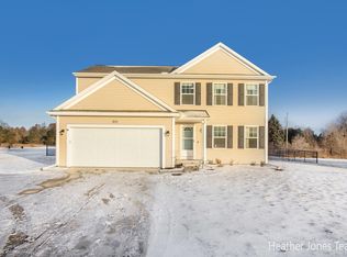 11221 Meadow Wood Cir, Greenville, MI 48838