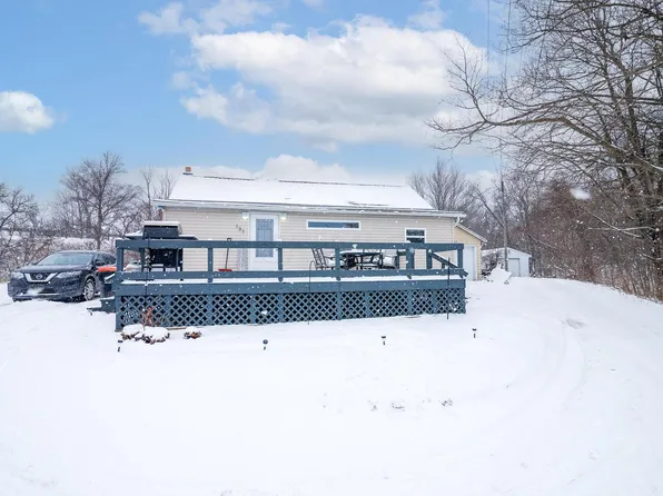 137 Blacksnake Rd, Utica, OH 43080
