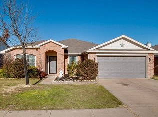 258 Pine Crest Dr, Justin, TX 76247