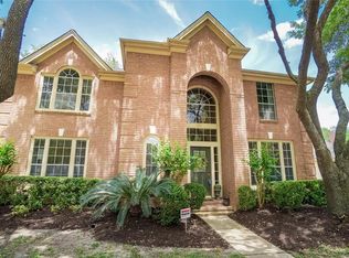 1903 Cypress Run Dr, Sugar Land, TX 77478