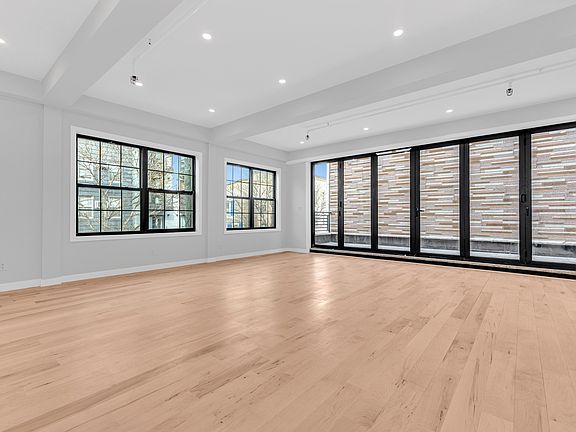 2nd image of 589 Metropolitan Ave #2