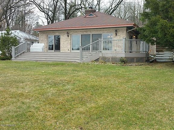 5th image of 742 E Gull Lake Dr