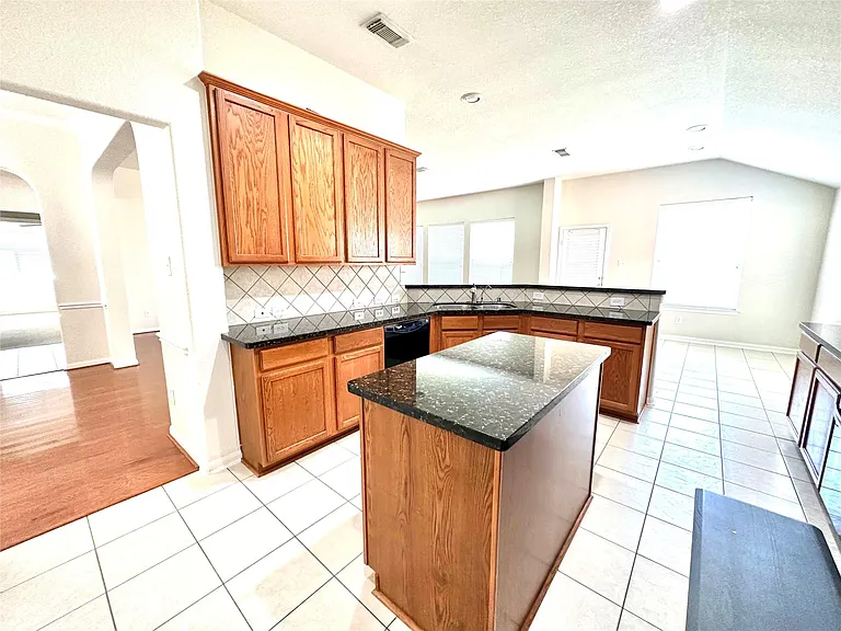 1307 Surecrop Ln — Photo 10