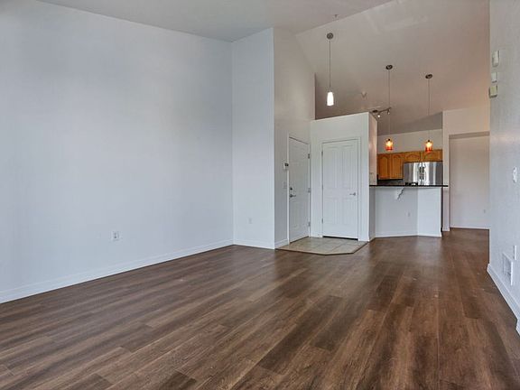 3rd image of 804 Summer Hawk Dr Unit 11304