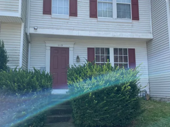 115 W Galloway Ct, Newark, DE 19711