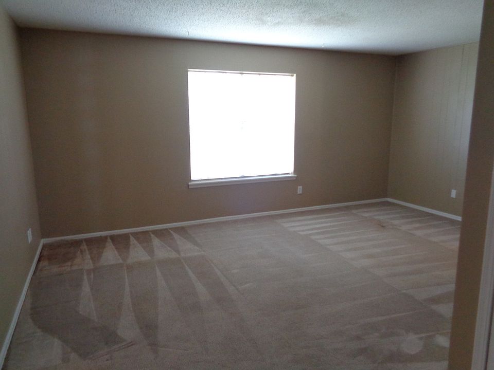 HUGE LIVING ROOM