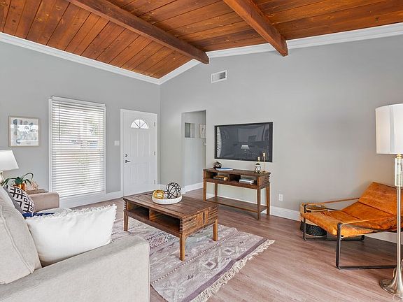 4th image of 129 N Edenfield Ave