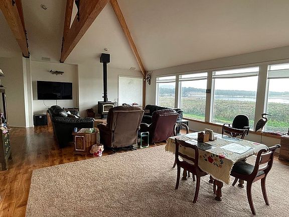 2nd image of 35590 Rueppel Ave