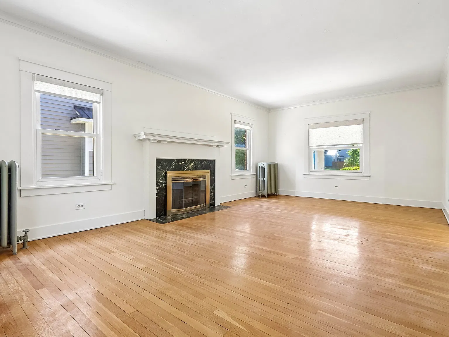 4 bed, 1638 sqft, $3,095 — Photo 4