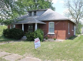 110 W College St, Bunceton, MO 65237