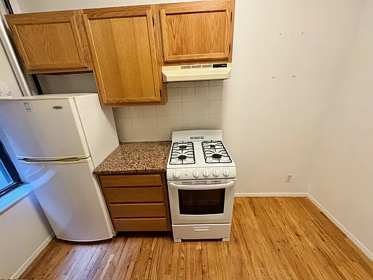 Rented by GreenVill Real Estate LLC | media 9