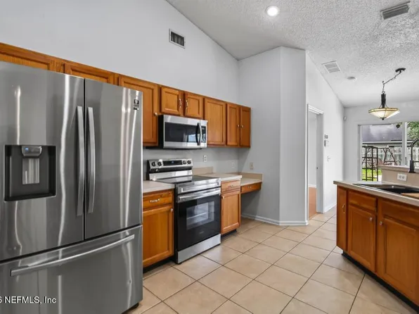 1431 BLUES CREEK Drive, Jacksonville, FL 32221