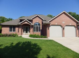 26537 S Overland Dr, Channahon, IL 60410