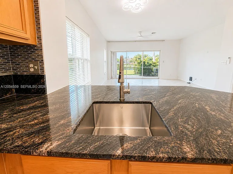7337 Smithbrooke Dr — Photo 10