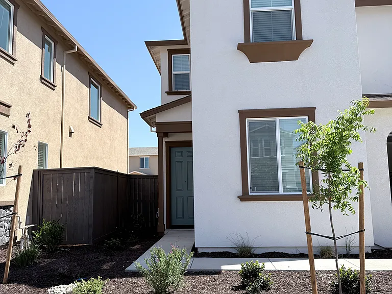 12628 Hereford Ave — Photo 2