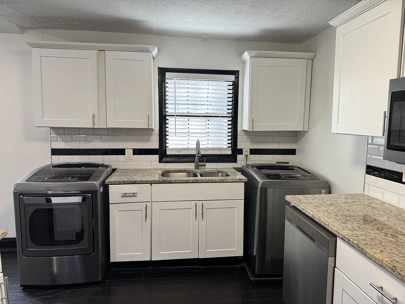 3 bed, 1287 sqft, $2,200 — Photo 4