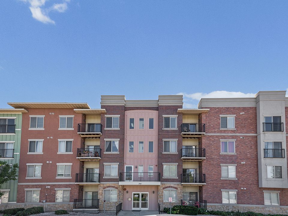 1st image of 194 W Albion Village Way #105