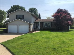 4752 Mission Dr, Decatur, IL 62526