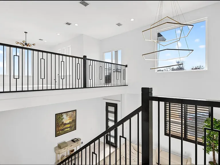 531 W Laureland Rd — Photo 20
