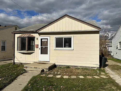13675 Marshall Ave Photo 1