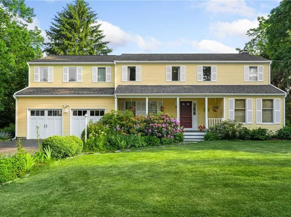 4 4th St, Barrington, RI 02806