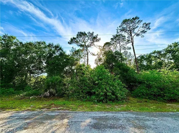 907 Fitch Ave, Lehigh Acres, FL 33972