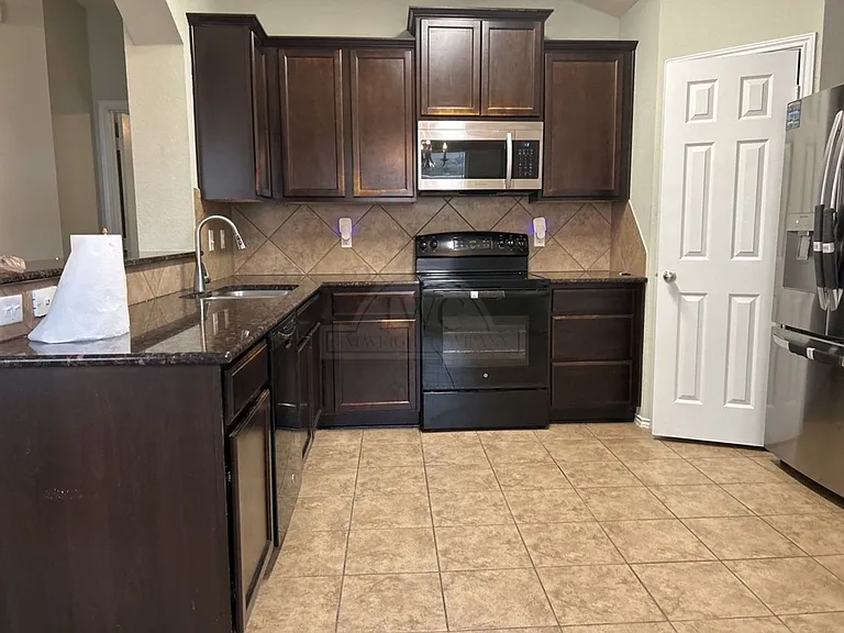 6405 Clear Brook Dr — Photo 6