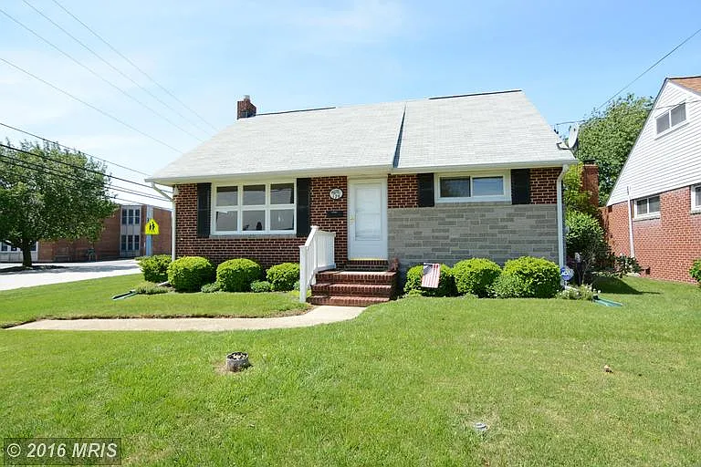 176 Chelsea Rd photo 1