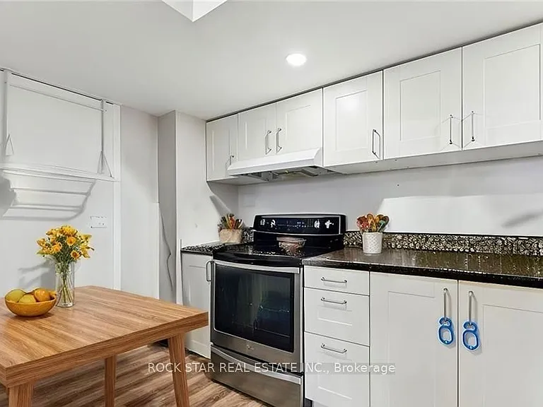 203 Commercial St #LOWER — Photo 4