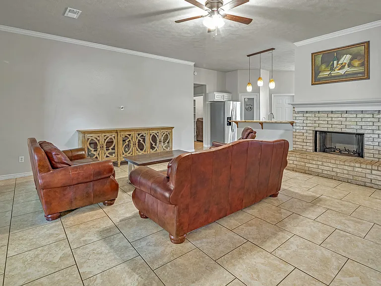 1209 Portsmouth Ct — Photo 10