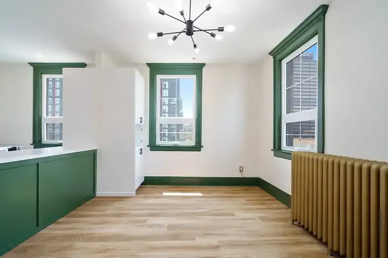 72 James St N #407 — Photo 9