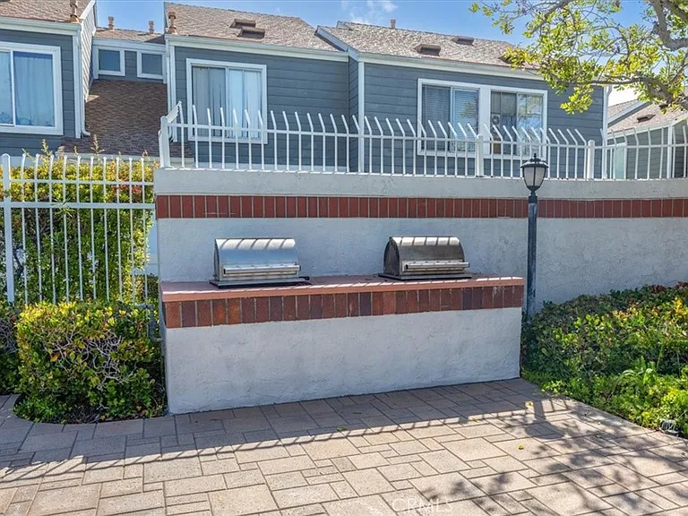 111 Abbeywood Ln — Photo 32