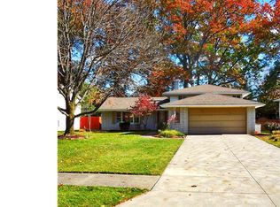 5737 Dorothy Dr, North Olmsted, OH 44070