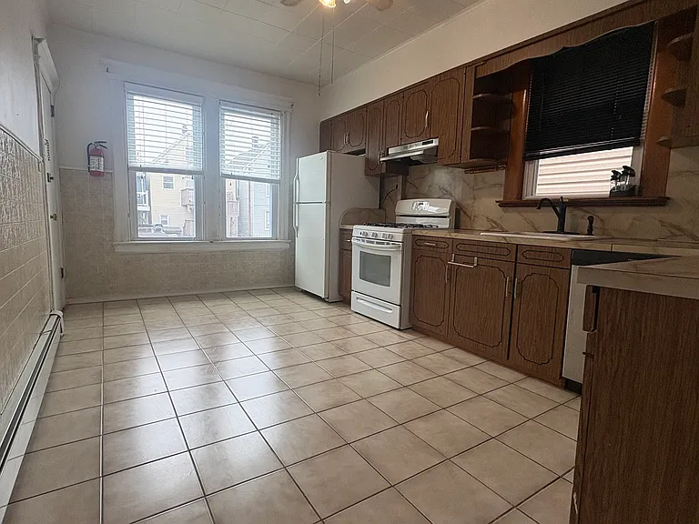 143 Elm St #2 — Photo 11