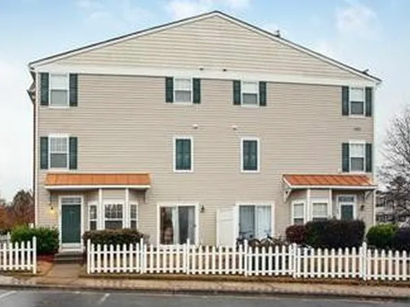 2201 Raven Rd Unit 101, Raleigh, NC 27614