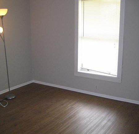 3rd image of 2474 Cloras St