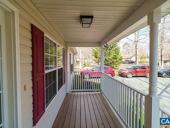 4th image of 644 Jefferson Dr
