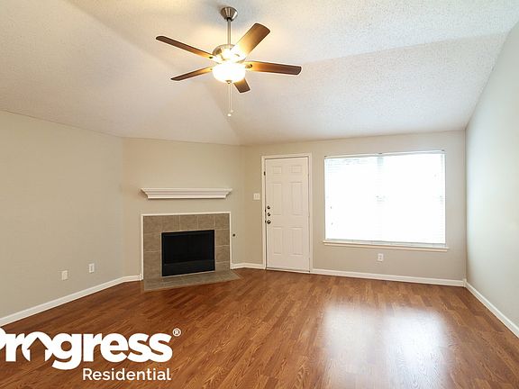 2nd image of 10905 Briaroaks Dr