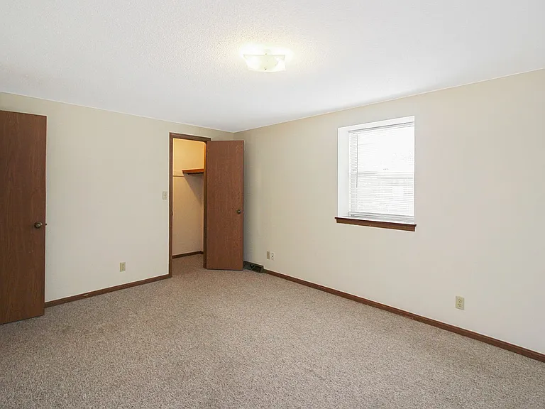 1207 Spurgeon Ct — Photo 8