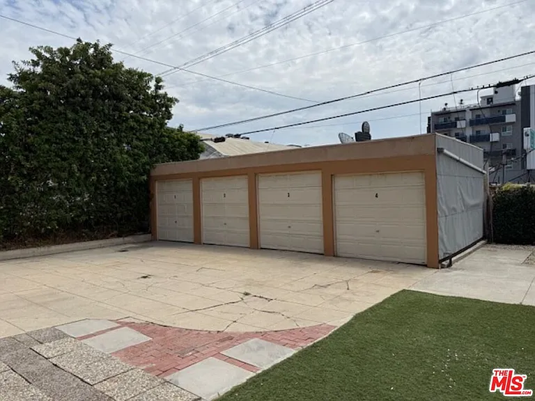 830 S Detroit St — Photo 18