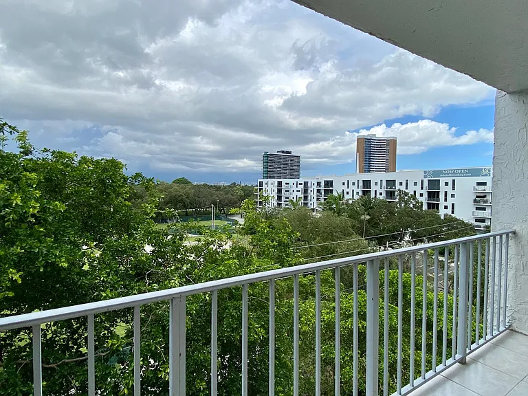 650 NE 64th St #G602 — Photo 30