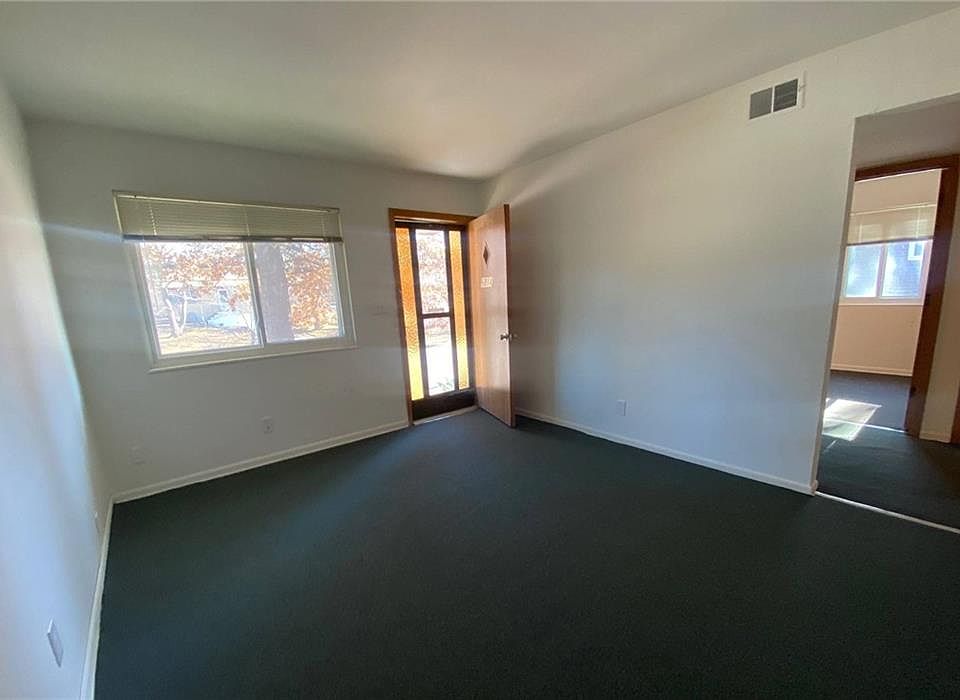 6802 N Holmes St, Gladstone, MO 64118 Zillow