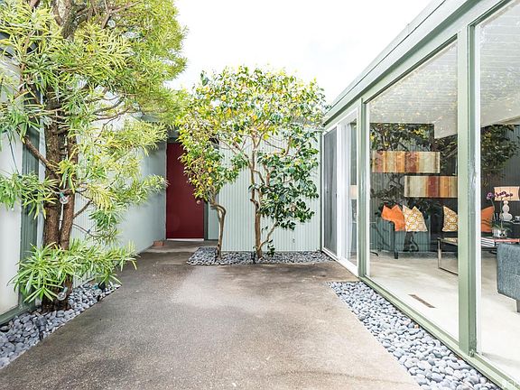 2nd image of 2110 Oakmont Dr