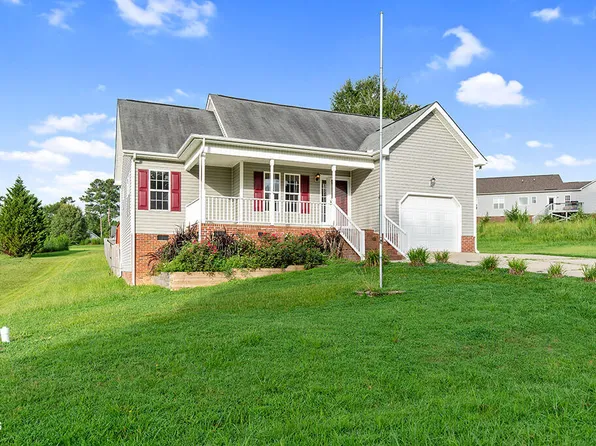 104 Jarrett Bay Ln, Fuquay Varina, NC 27526