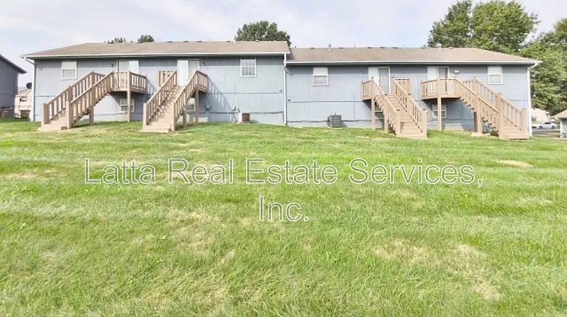 3 bed, 2.0 bath, 1388 sqft, $1,400 — Photo 2