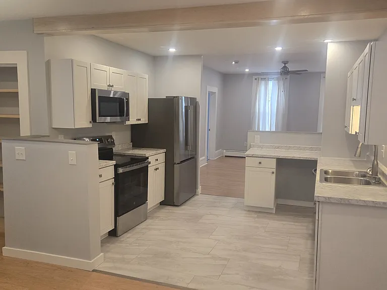 105 W Main St #2 — Photo 7