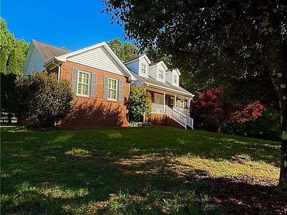 2nd image of 411 Williams Meadow Ln