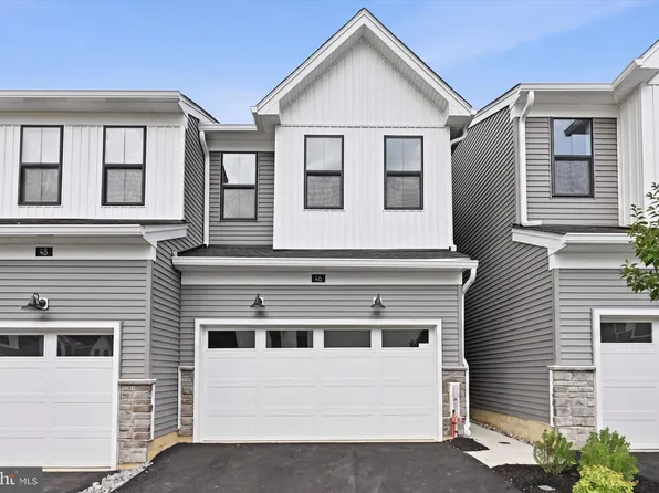 46 Grayson Ln, Downingtown, PA 19335