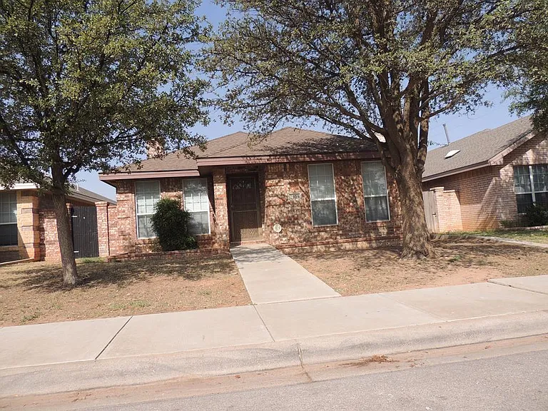 2913 Sunburst Dr — Photo 1