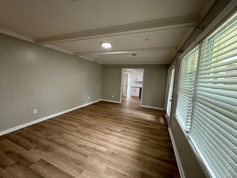 2434 Oxford Dr — Photo 19